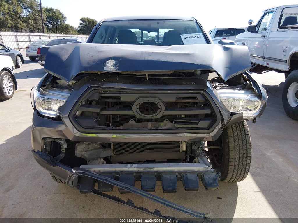 2016 Toyota Tacoma SR photo 6