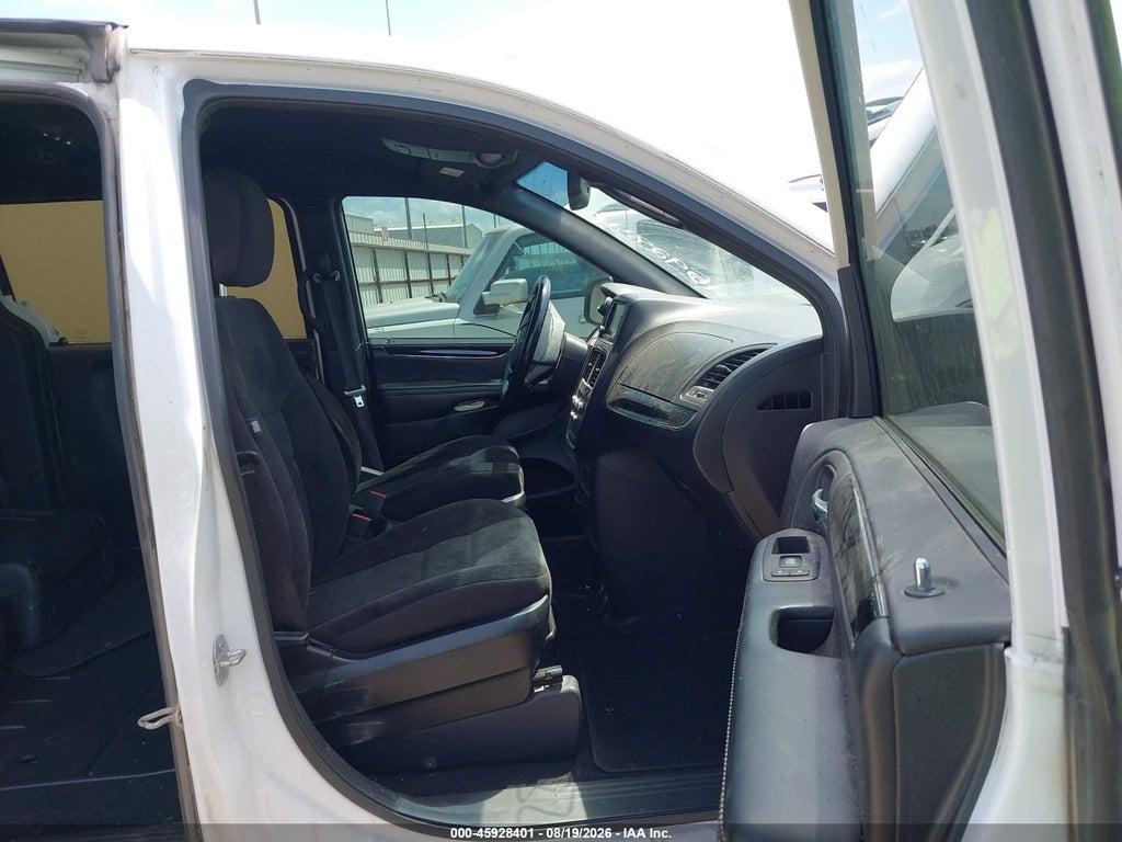 2019 Dodge Grand Caravan SE Plus photo 5