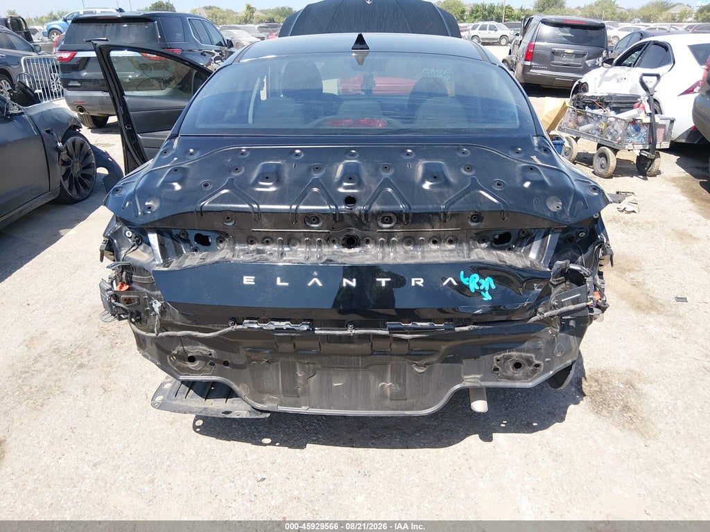 2024 Hyundai Elantra SEL photo 6