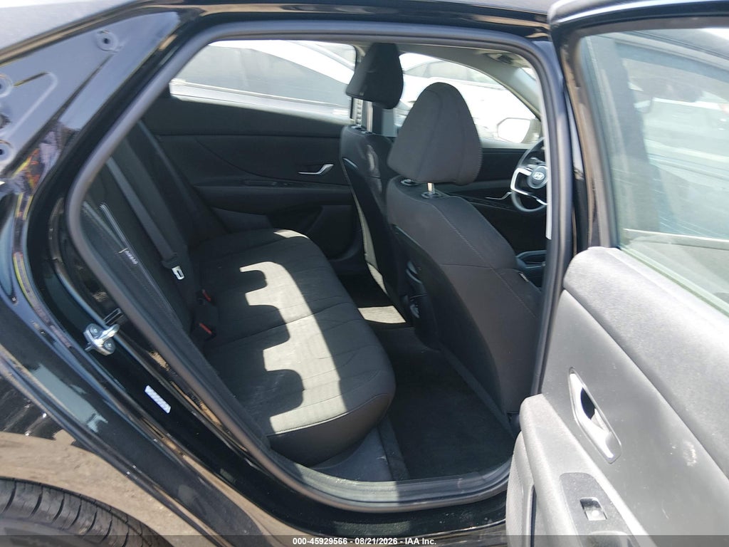 2024 Hyundai Elantra SEL photo 8