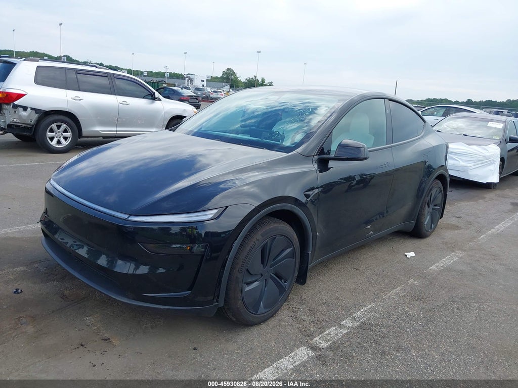 2026 Tesla Model Y Premium/Rear-Wheel Drive photo 2