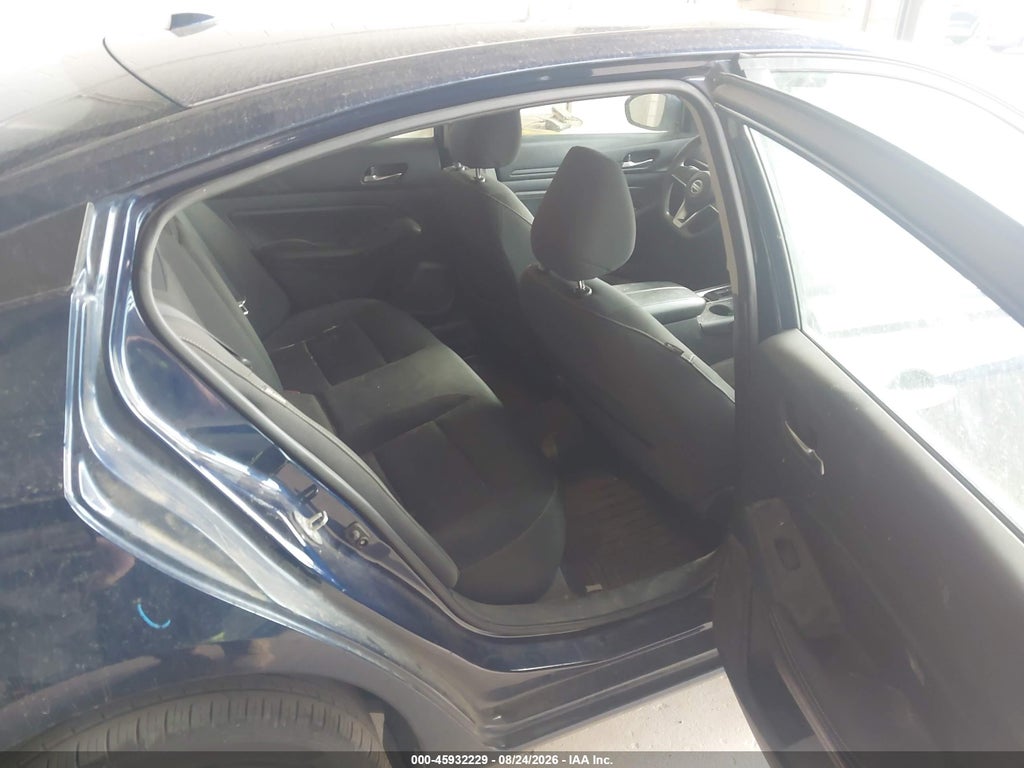 2019 Nissan Altima 2.5 S photo 8