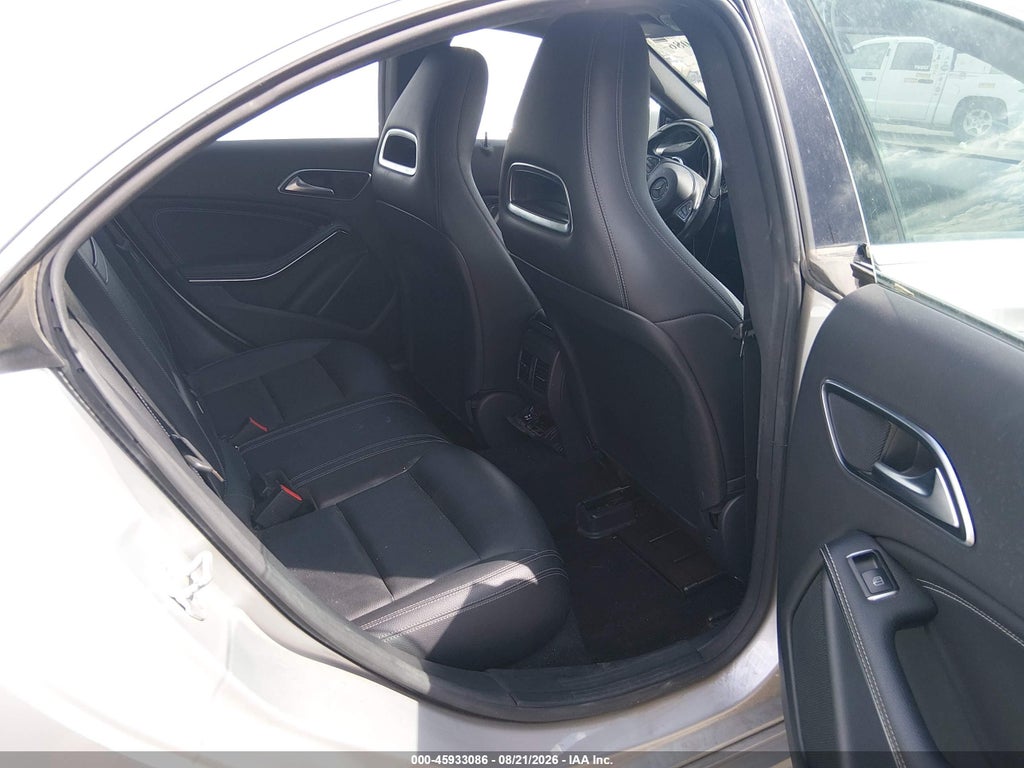 2018 Mercedes-Benz CLA 250 4MATIC photo 8