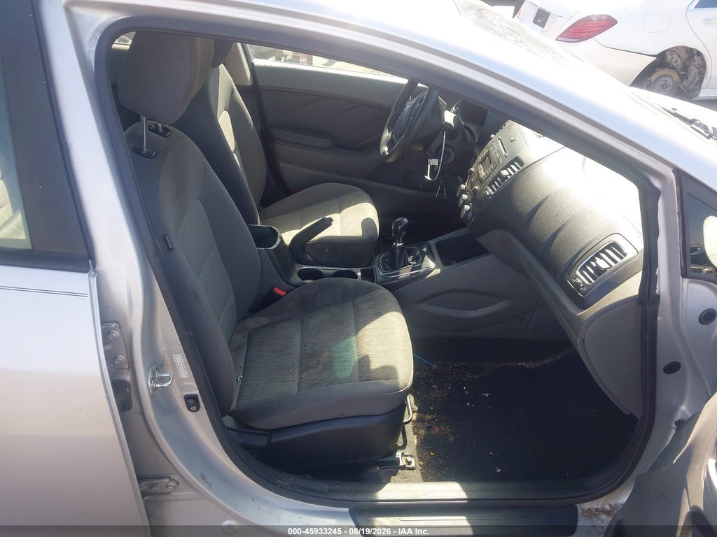 2017 Kia Forte LX photo 5
