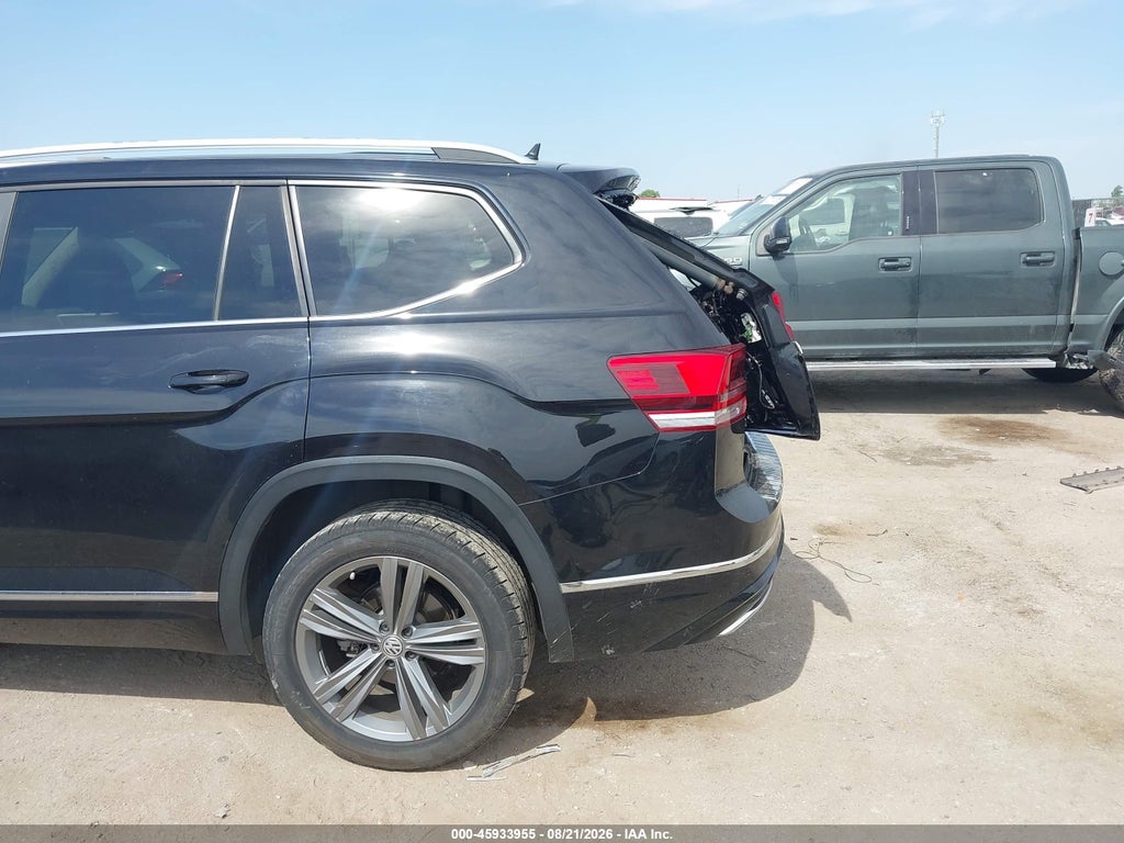 2019 Volkswagen Atlas 3.6L V6 SEL R-Line photo 6