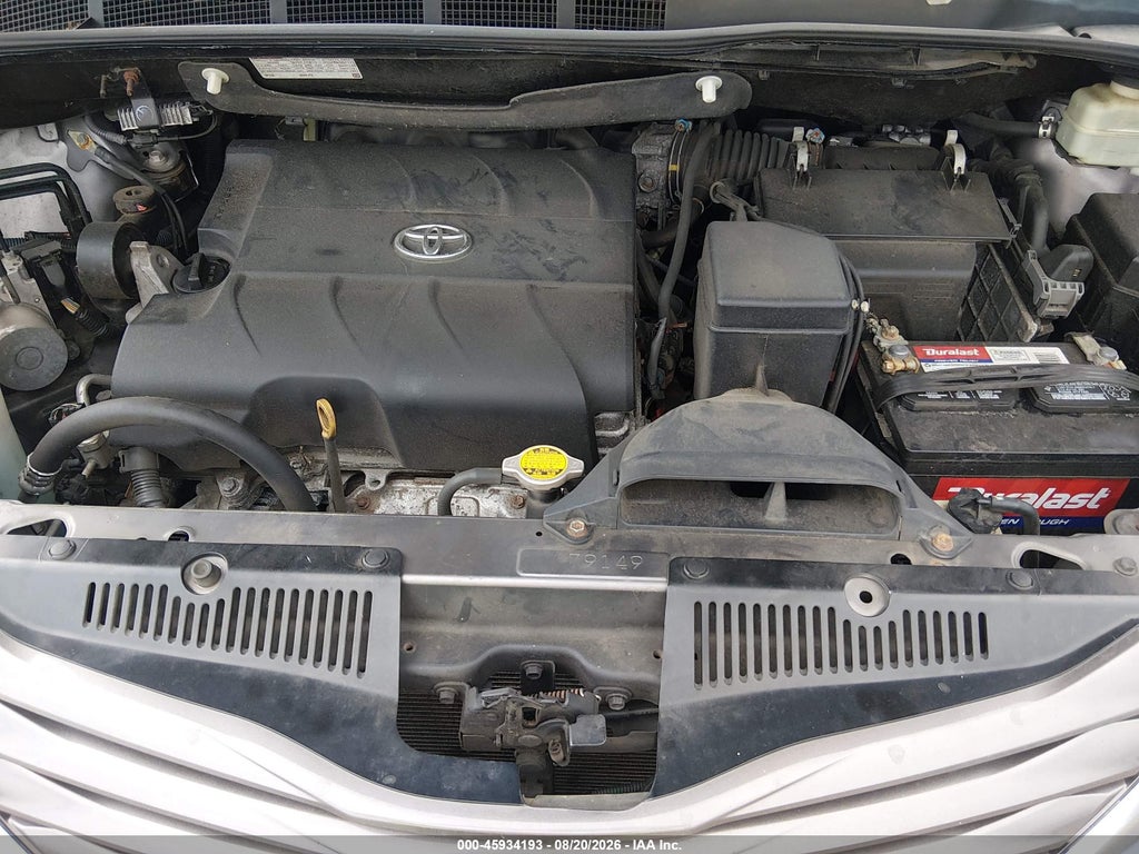 2016 Toyota Sienna LE 8 Passenger photo 10