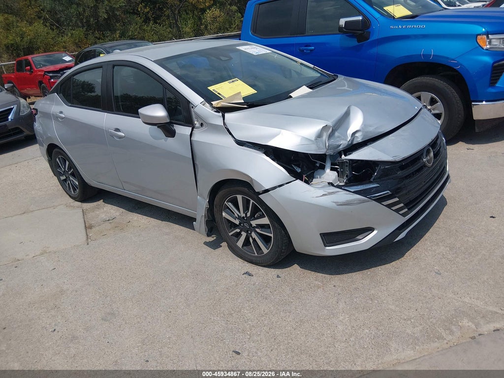 NISSAN VERSA 2024