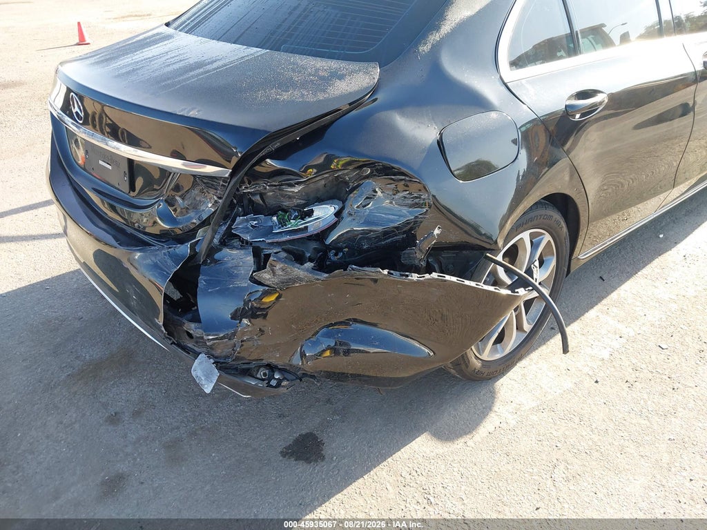 2017 Mercedes-Benz C 300 photo 6