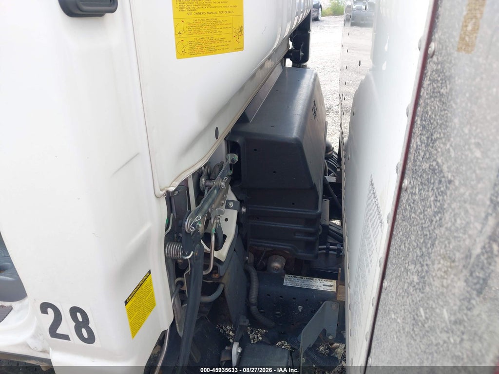 2016 Isuzu NPR HD GAS REG photo 10