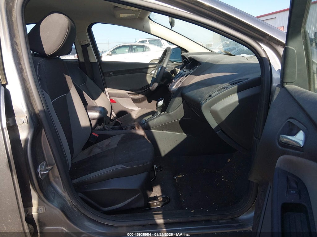 2014 Ford Focus SE photo 5