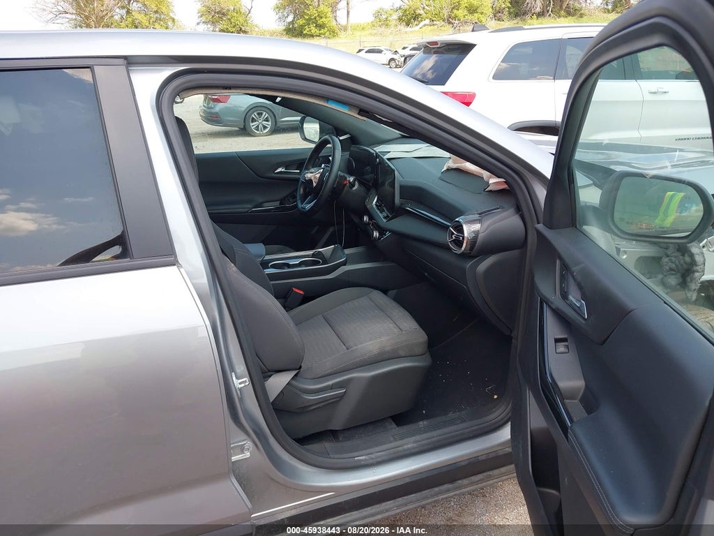 2025 Chevrolet Equinox AWD LT photo 5