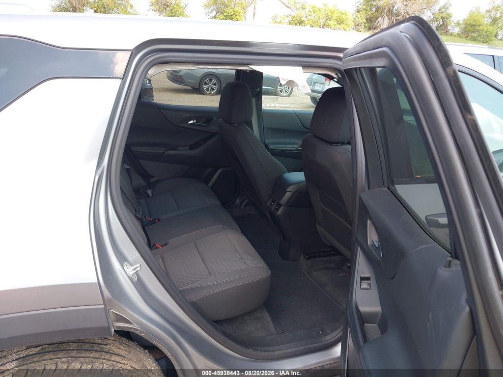 2025 Chevrolet Equinox AWD LT photo 8