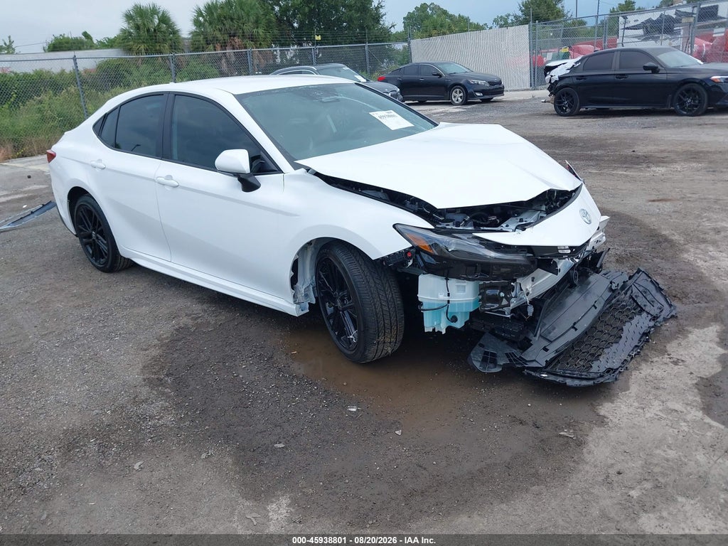 TOYOTA CAMRY 2026