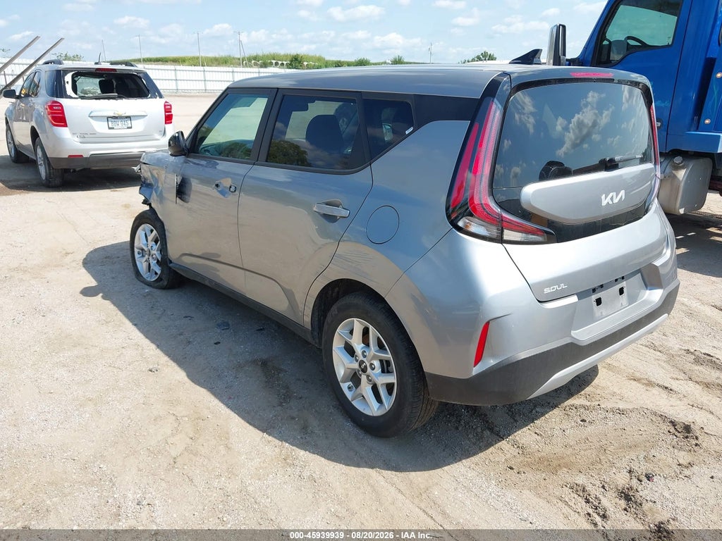 2025 Kia Soul LX photo 3