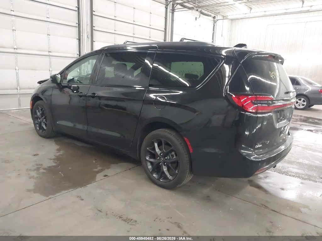 2025 Chrysler Pacifica Limited AWD photo 3