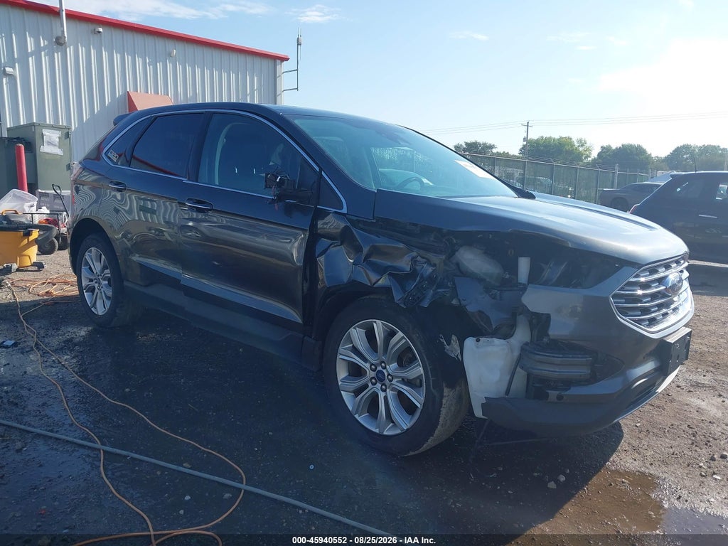 2020 Ford Edge Titanium photo 1