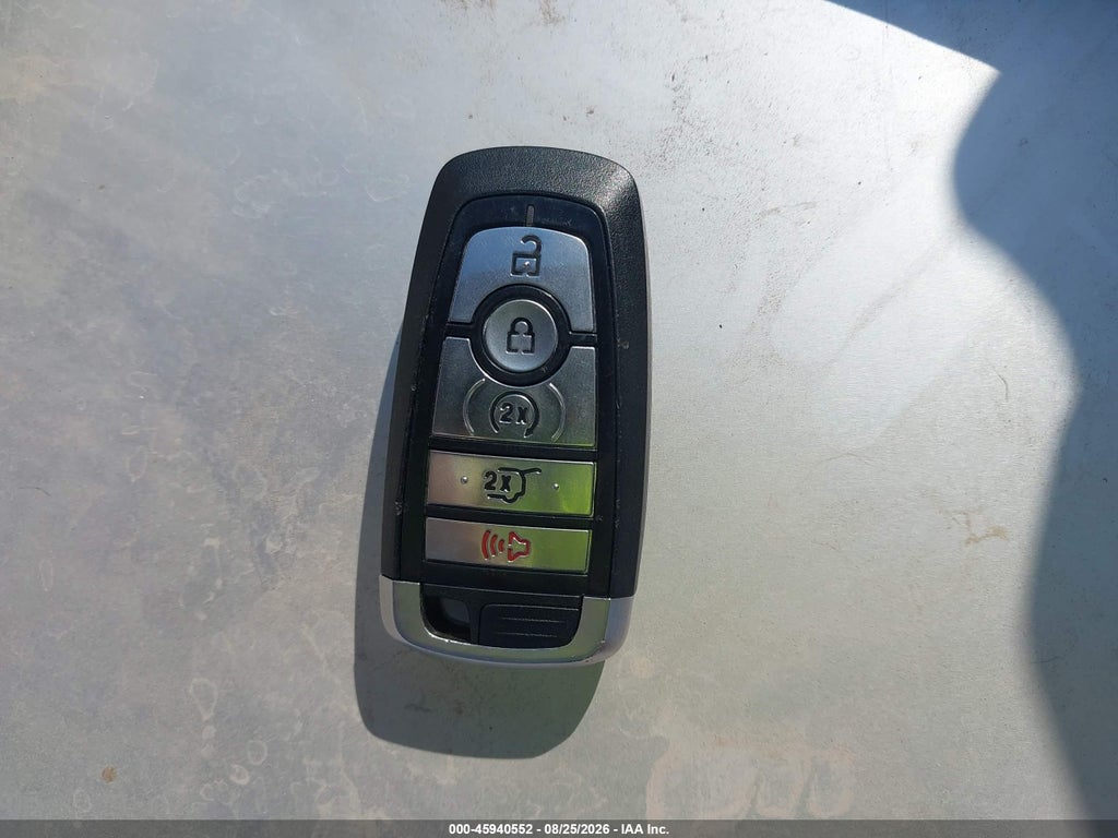 2020 Ford Edge Titanium photo 11