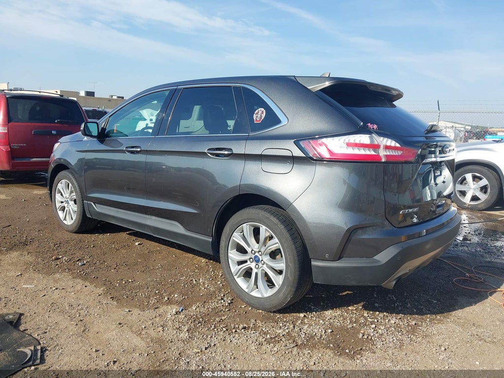 2020 Ford Edge Titanium photo 3