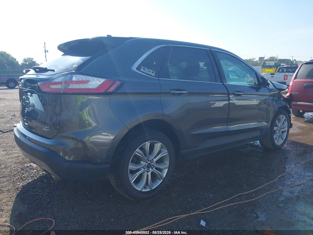 2020 Ford Edge Titanium photo 4