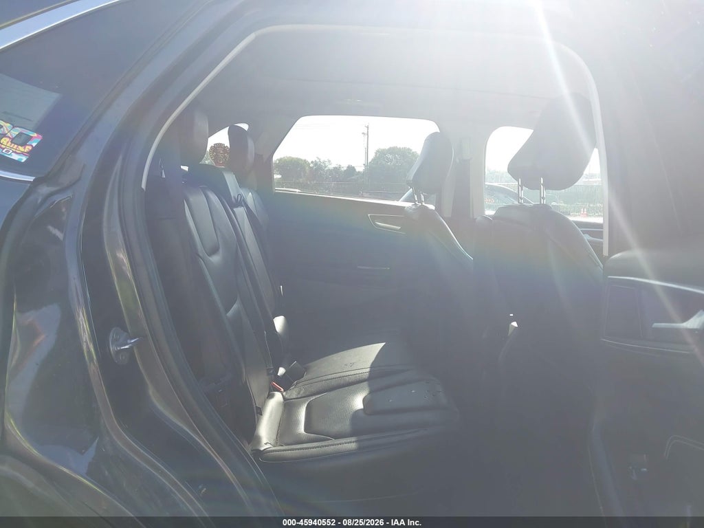 2020 Ford Edge Titanium photo 8