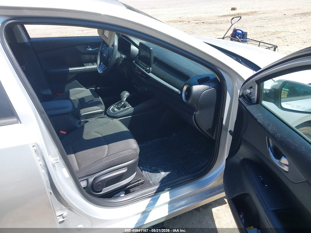 2019 Kia Forte LXS photo 5