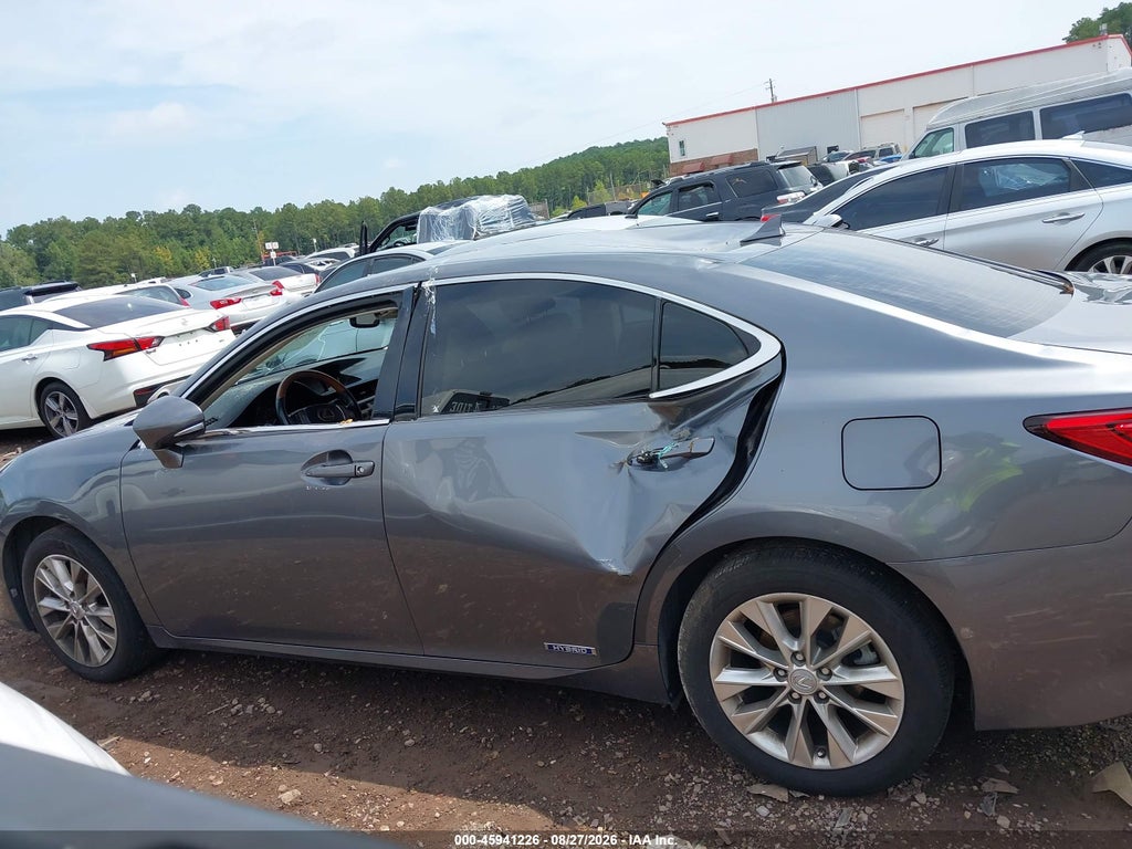 2013 Lexus ES 300H photo 6
