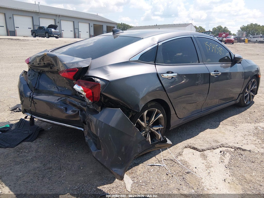 2019 Honda Civic Touring photo 4