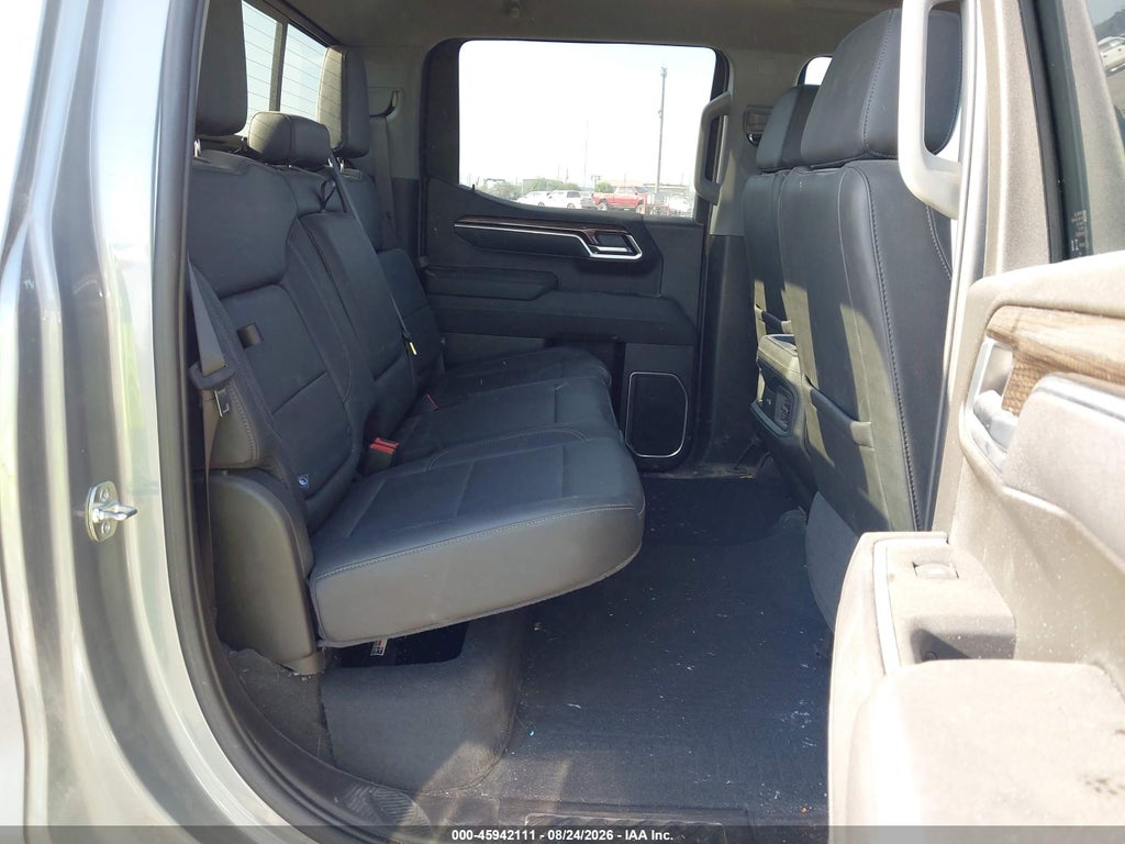 2025 Chevrolet Silverado 1500 4WD Short BED RST photo 8