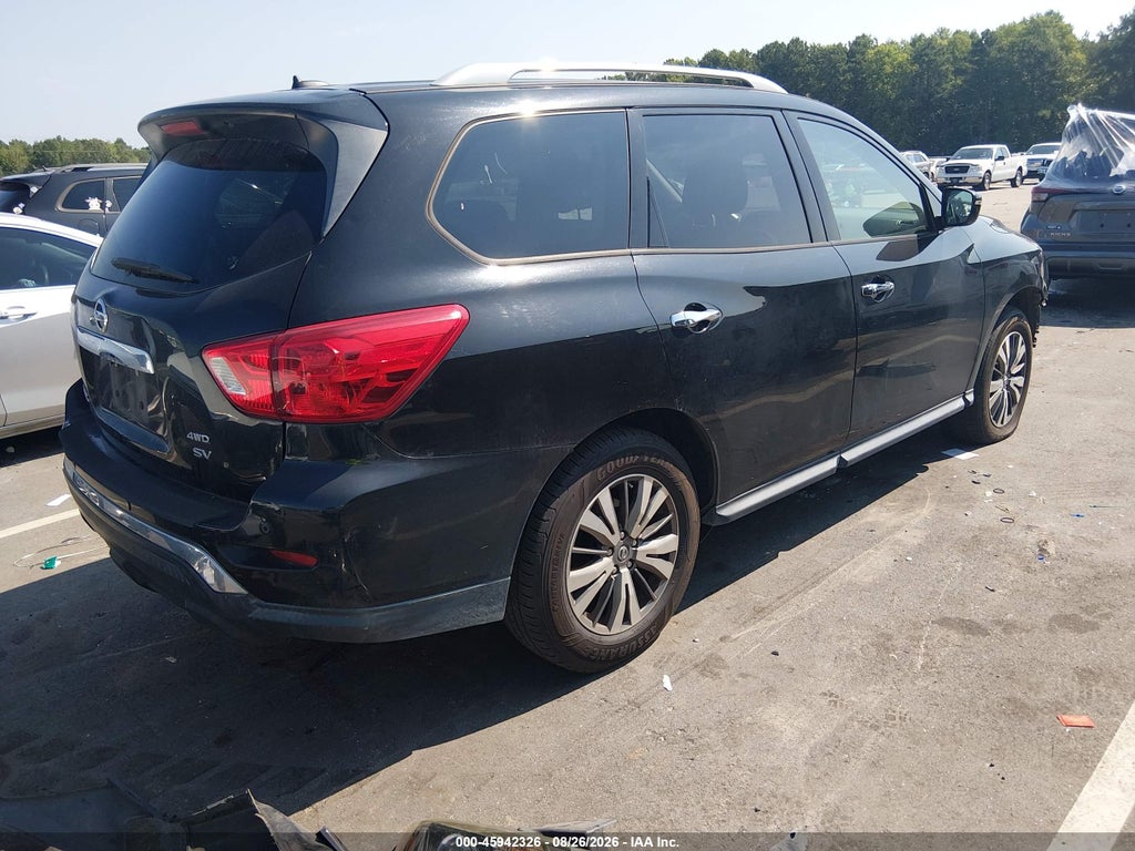 2018 Nissan Pathfinder SV photo 4