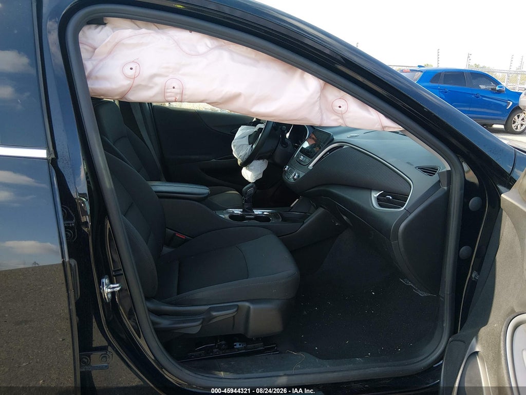 2023 Chevrolet Malibu FWD 1LT photo 5