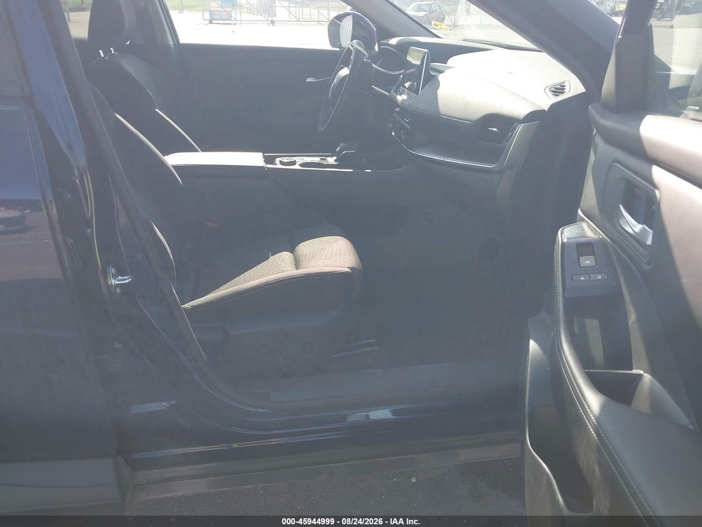 2026 Nissan Rogue SV photo 5