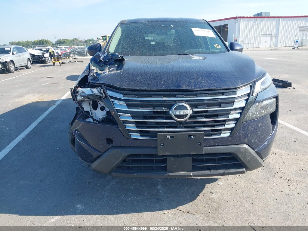 2026 Nissan Rogue SV photo 6