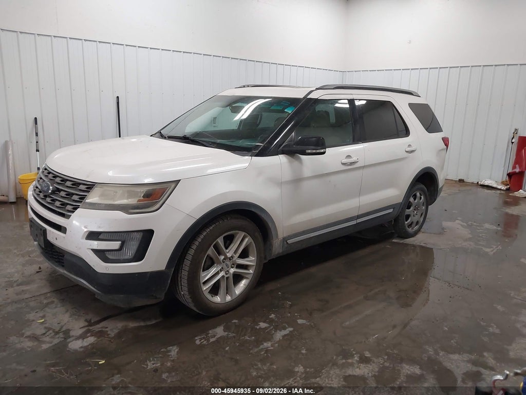 2016 Ford Explorer XLT photo 2