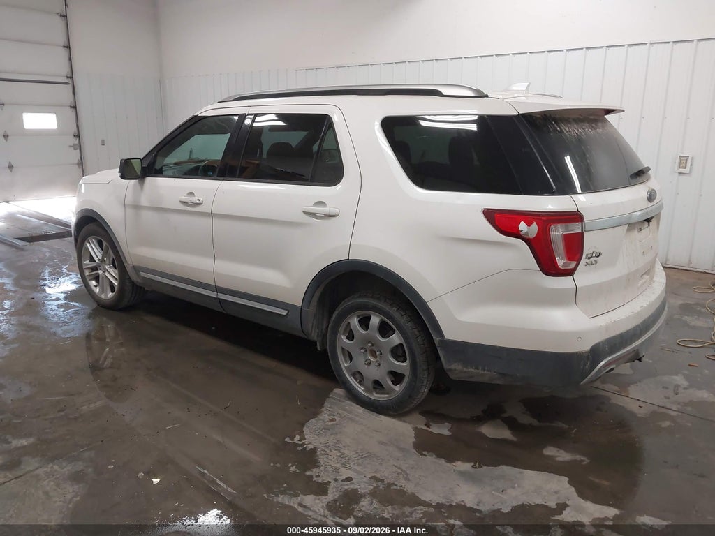 2016 Ford Explorer XLT photo 3