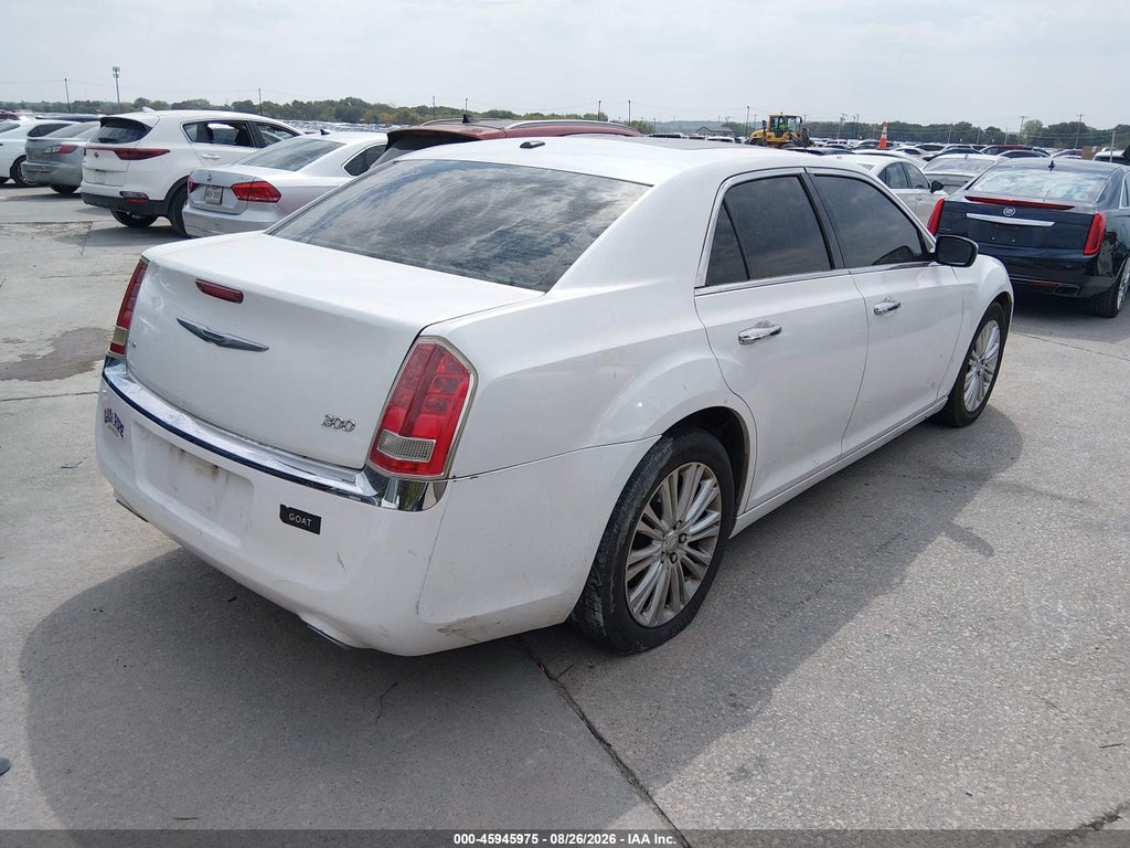 2012 Chrysler 300 Limited photo 4