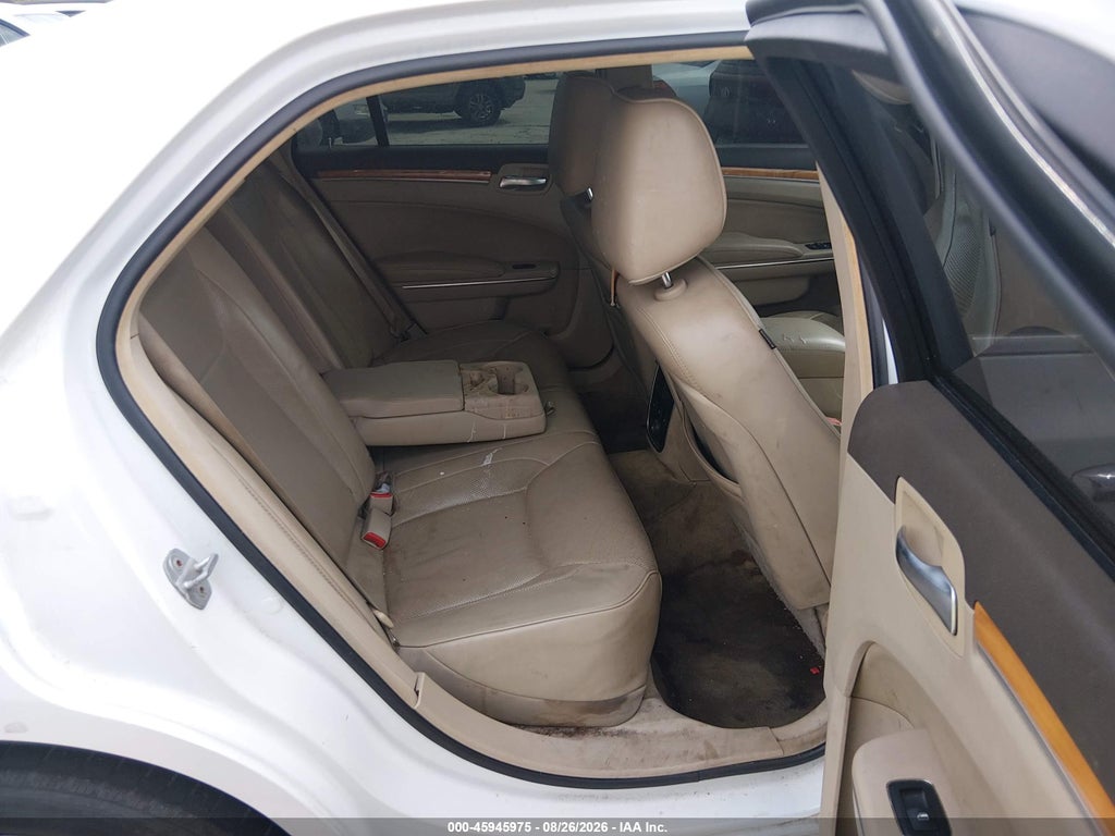 2012 Chrysler 300 Limited photo 8
