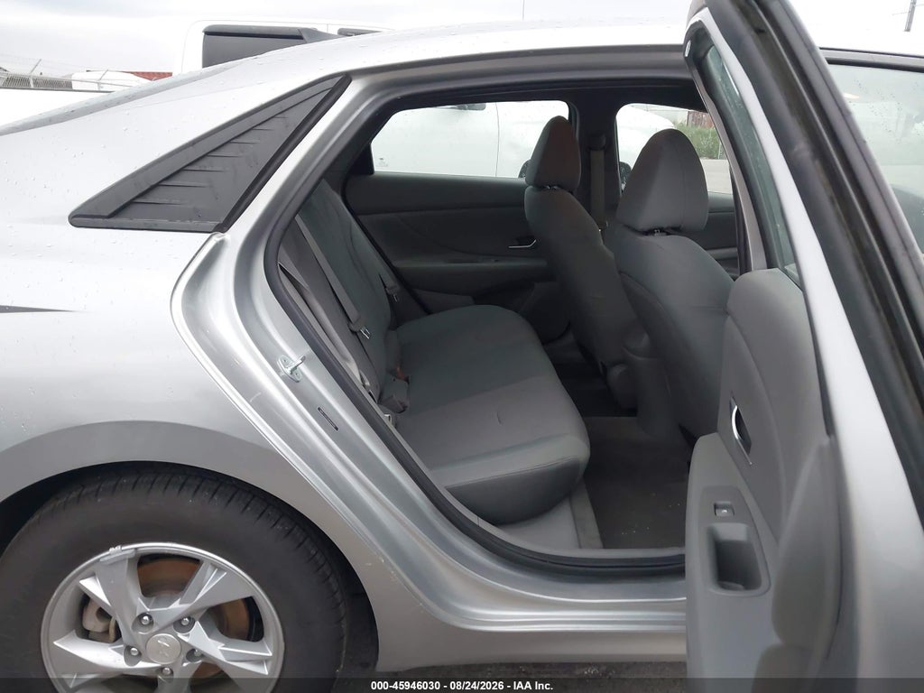 2021 Hyundai Elantra SE photo 8