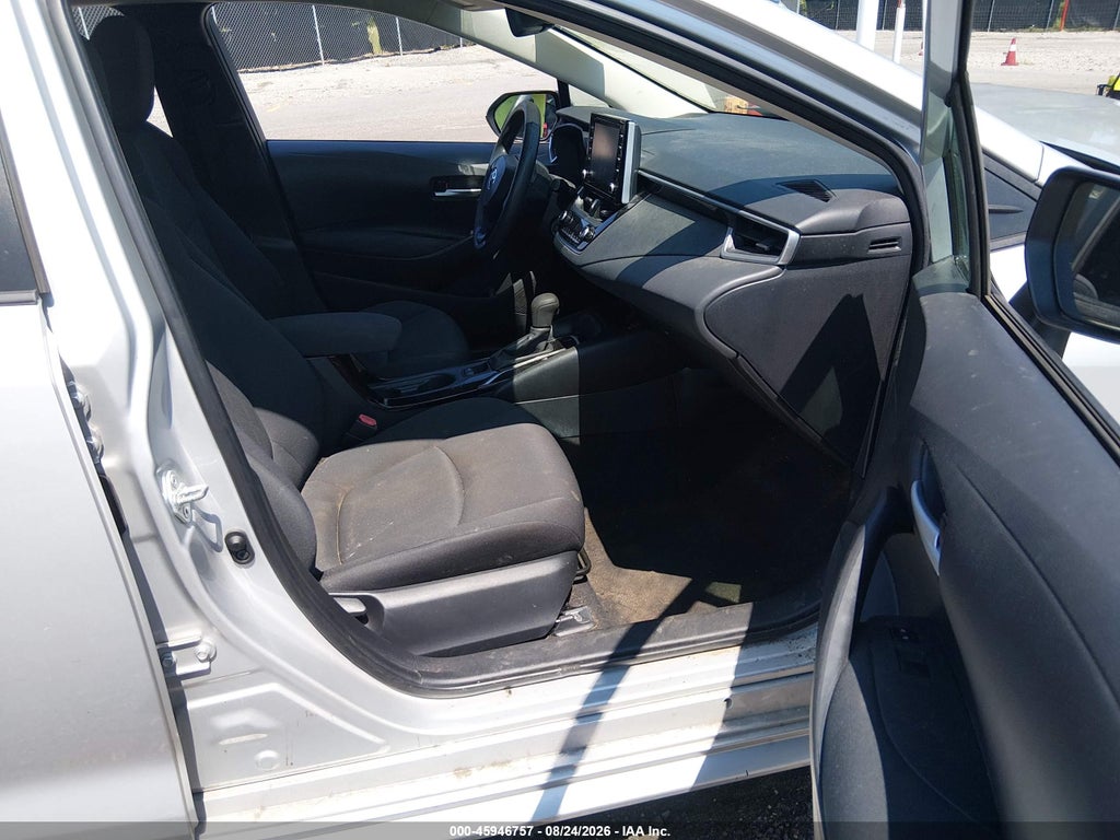 2021 Toyota Corolla LE photo 5