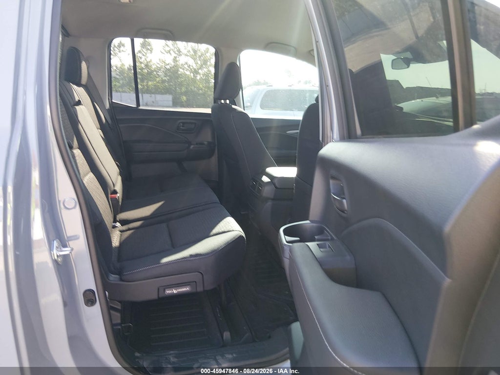 2025 Honda Ridgeline Sport photo 8
