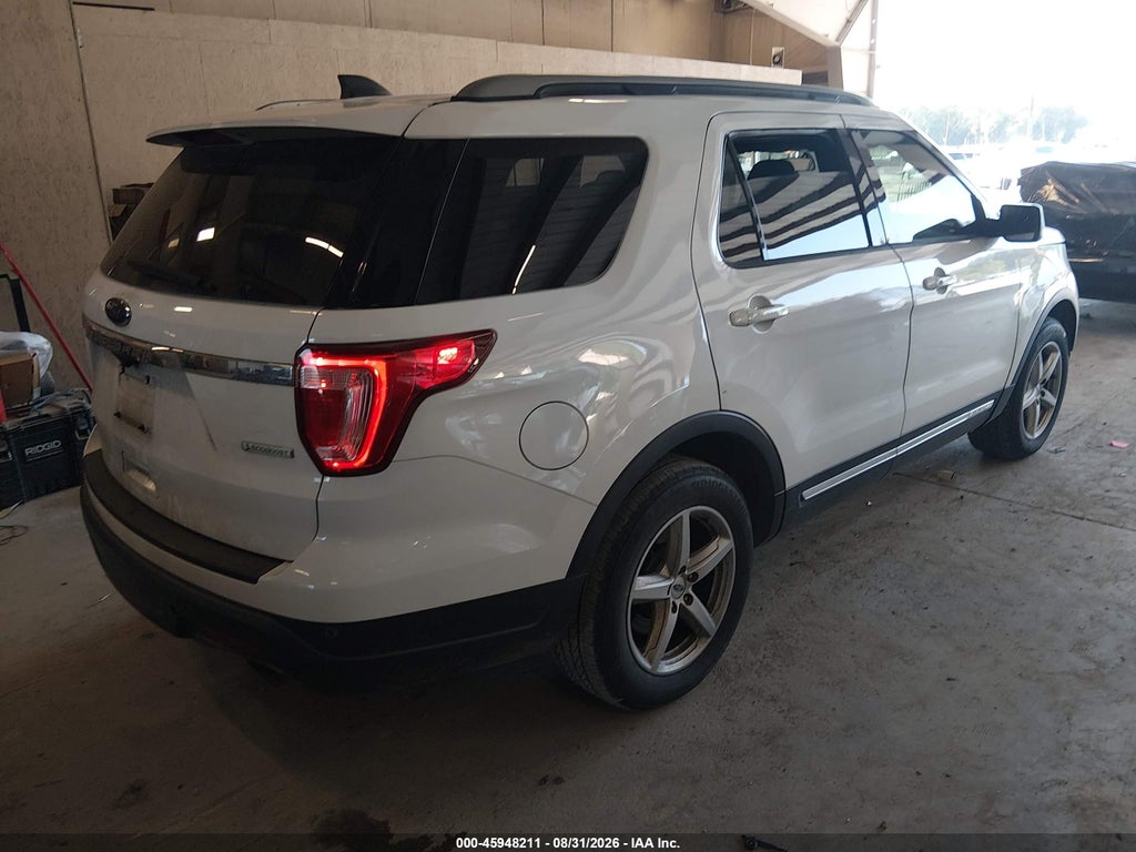 2018 Ford Explorer XLT photo 4