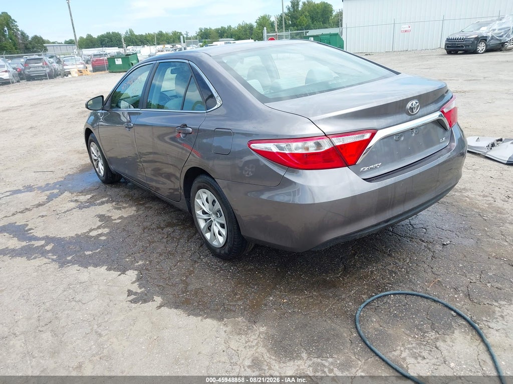 2017 Toyota Camry LE photo 3