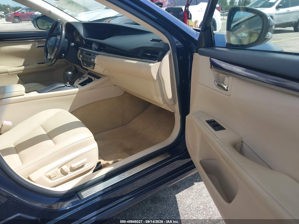 2013 Lexus ES 350 photo 5