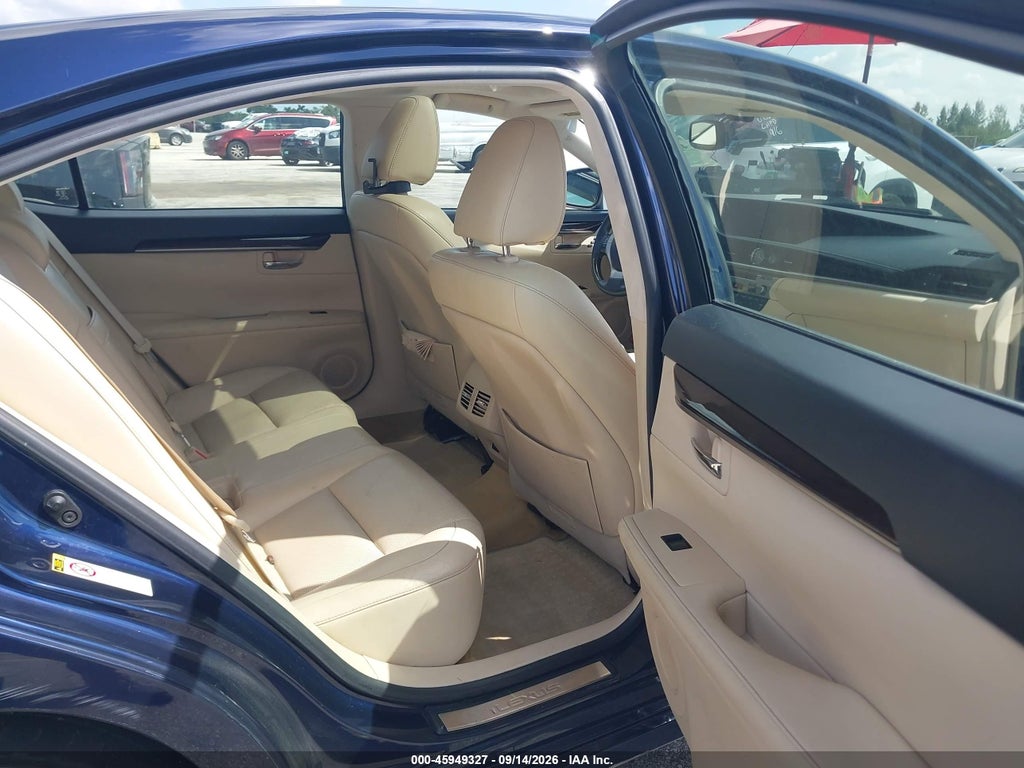 2013 Lexus ES 350 photo 8