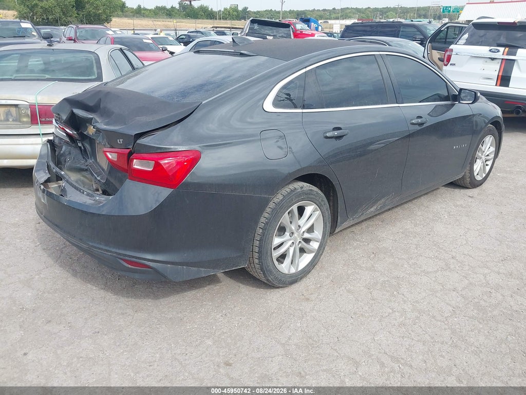 2018 Chevrolet Malibu LT photo 4