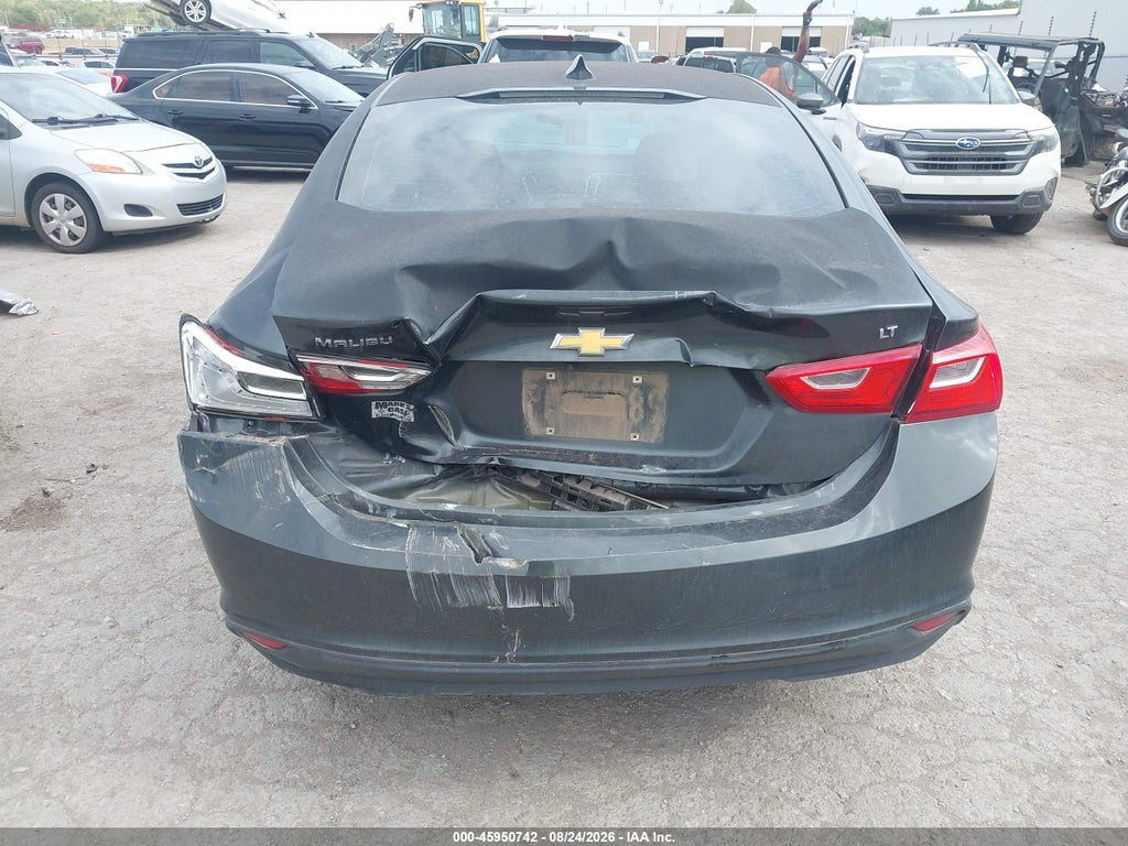 2018 Chevrolet Malibu LT photo 6