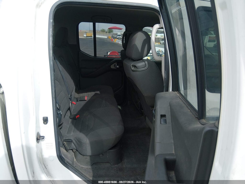 2005 Nissan Frontier Crew Cab LE/SE/OFF Road photo 8