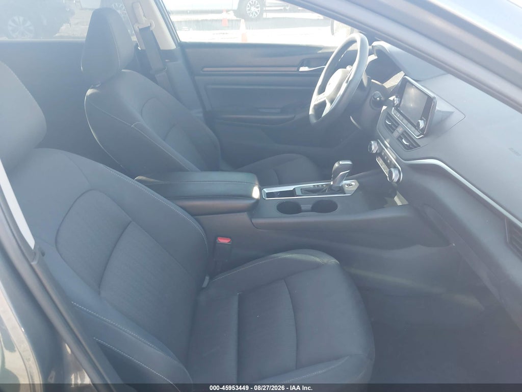 2021 Nissan Altima S FWD photo 5