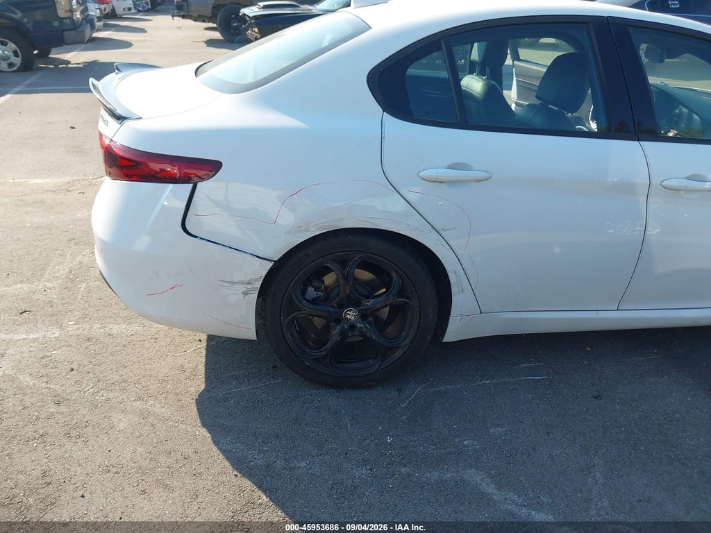 2022 Alfa Romeo Giulia Sprint RWD photo 6
