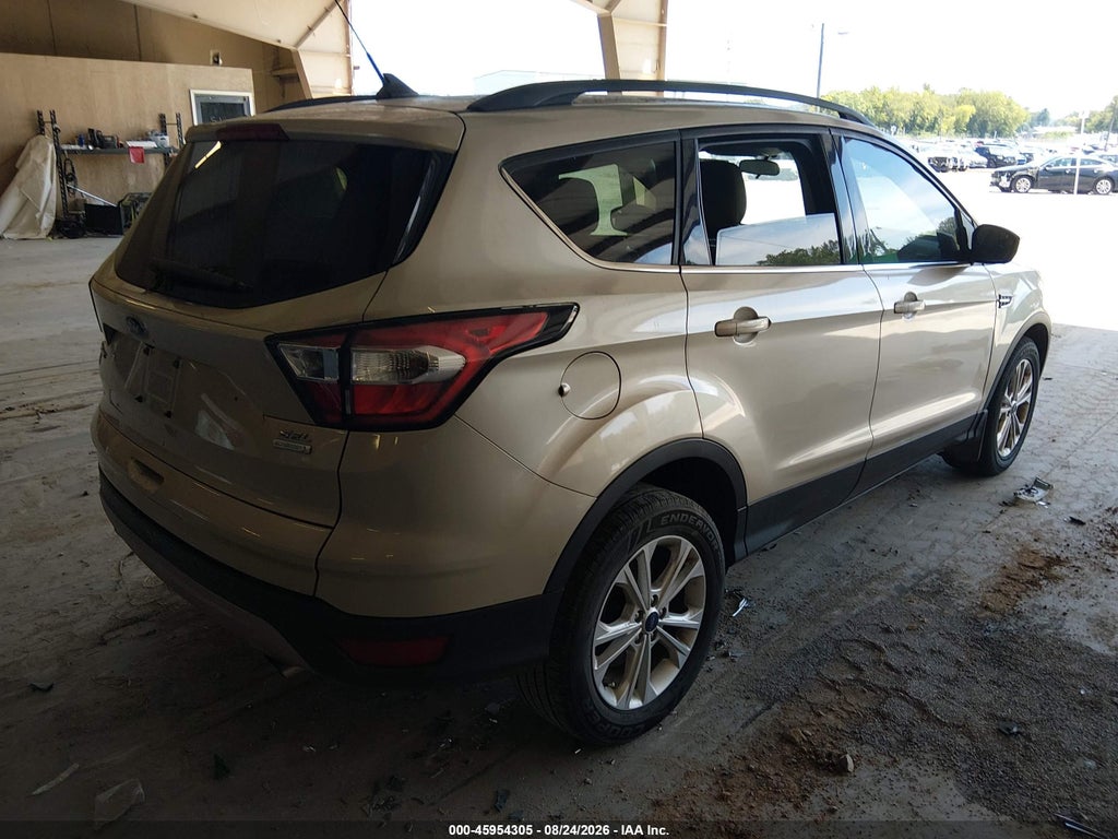 2018 Ford Escape SEL photo 4