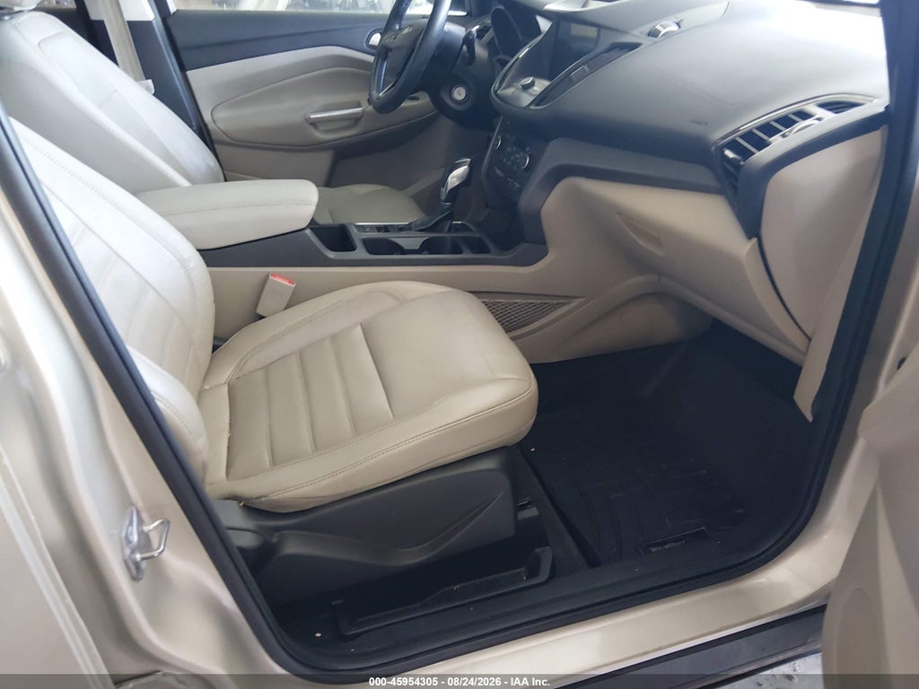 2018 Ford Escape SEL photo 5